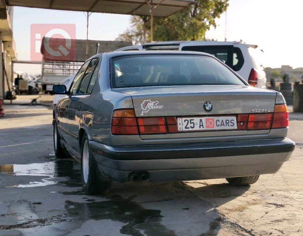 بی ئێم دەبڵیو سیریەس 5